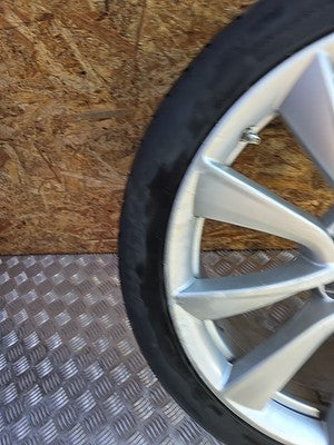 ✅TESLA MODEL 3 LONG RANGE 2020 ALLOY WHEEL Scratches 1x 235/40 R19 1044224-00-B - Image 8