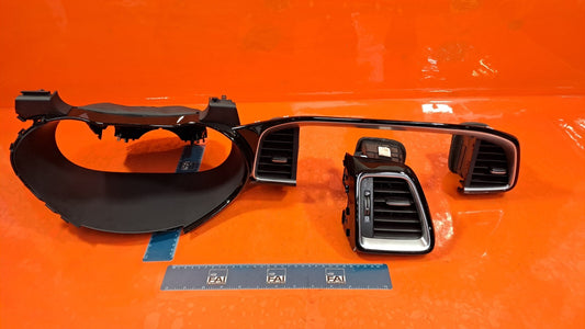 KIA Xceed 4 Isg 1.5 Petrol 2021 DASHBOARD AIR VENT GRILLE TRIM 97490-J7BA0 A228 - Image 2
