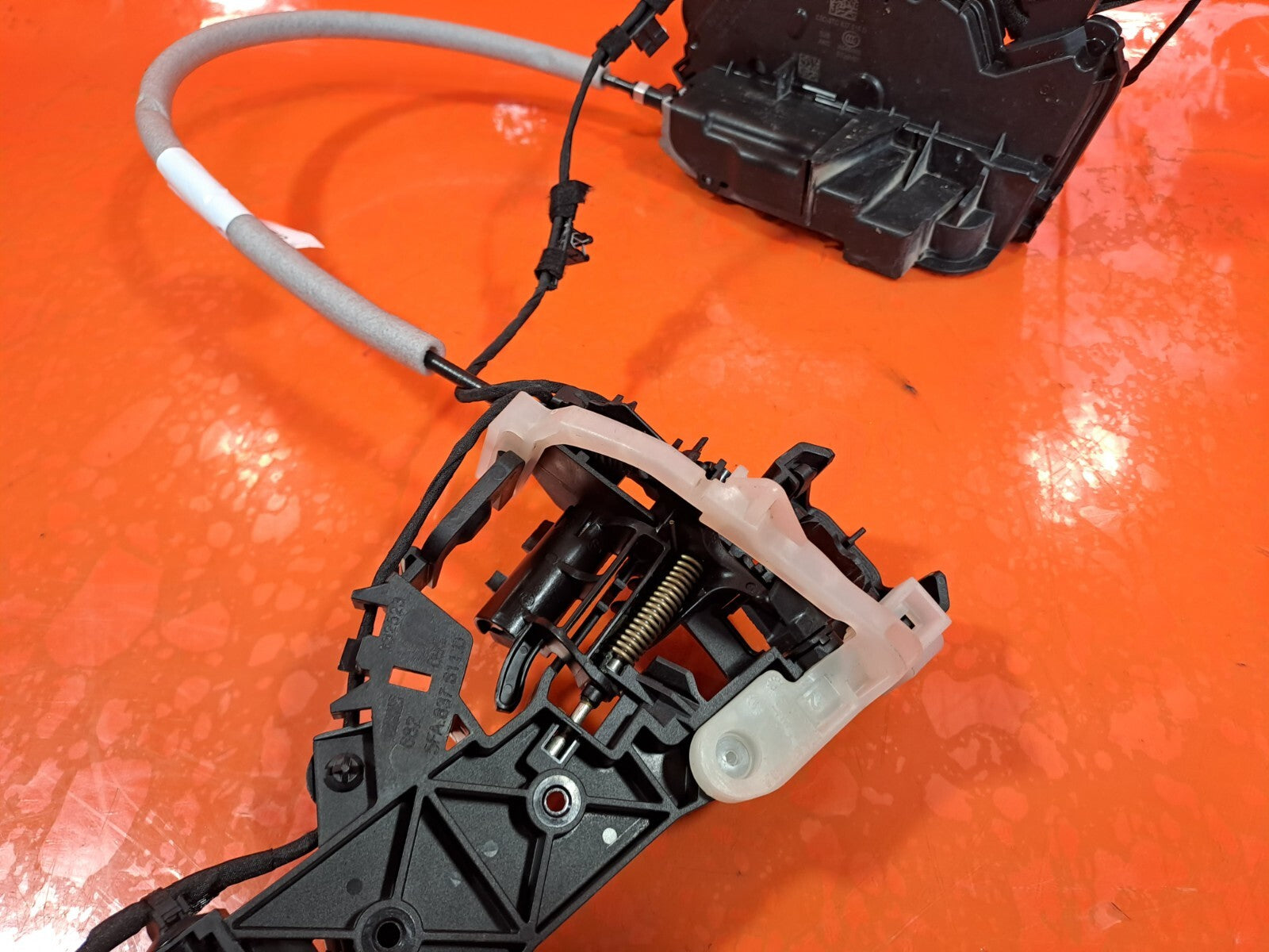 Cupra Leon VZ2 2023 1.4 Petrol FRONT LEFT DOOR LOCK MECHANISM C5D-5TC837015D - Image 5