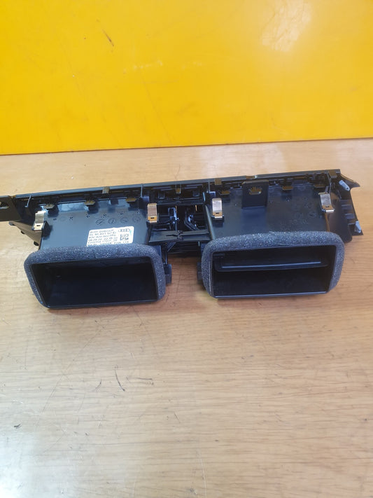✅2020 AUDI Q3 S LINE 1.5P DASHBOARD CENTER AIR VENT 83C820903 + WARRANTY A198 - Image 2