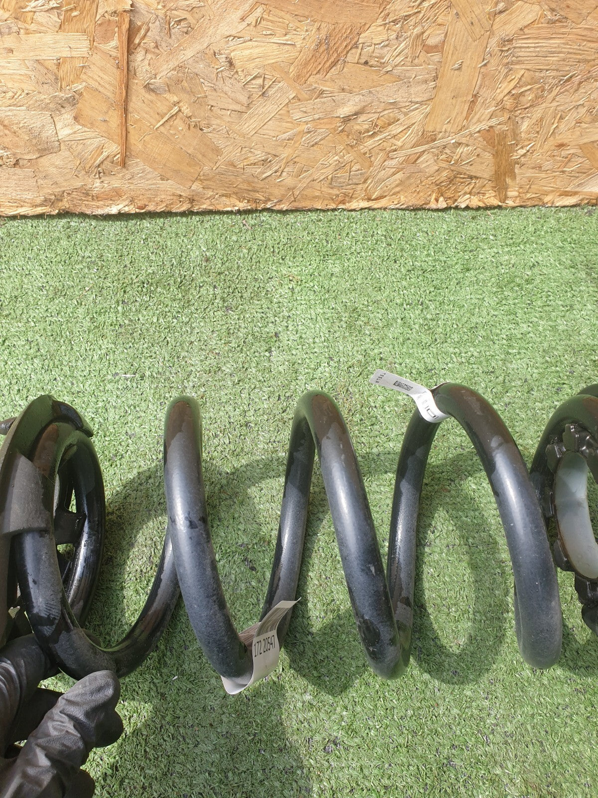 ✅2022 TESLA MODEL Y REAR LEFT/RIGHT SIDE COIL SPRING 1188474-00-B +WARRANTY A172 - Image 7