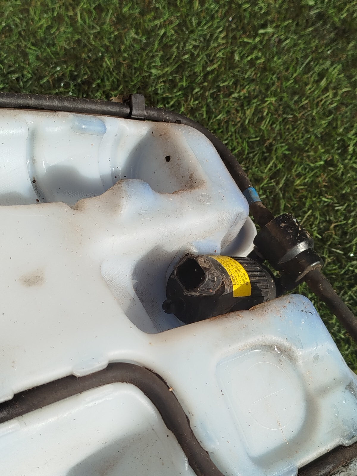 ✅FORD MONDEO MK5 2.0 DIESEL 2016 WINDSCREEN WASHER BOTTLE TANK DS7317B613AF A259 - Image 6