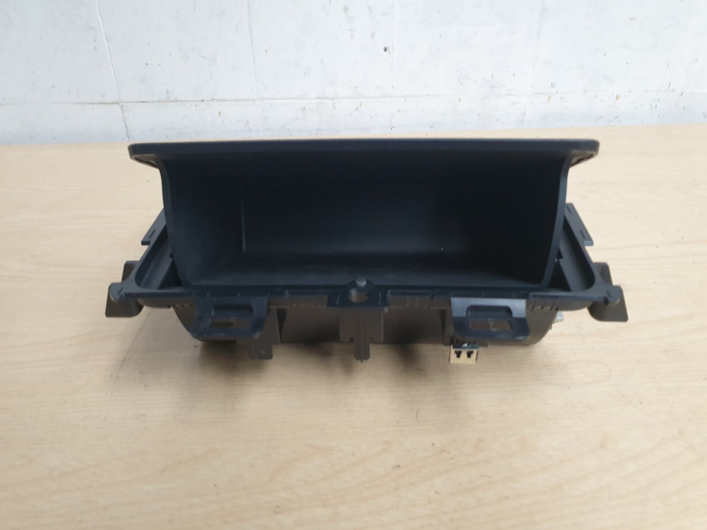 LAND ROVER DISCOVERY 5 L462 2018 GLOVE COMPARTMENT HY3267448 A046 - Image 6