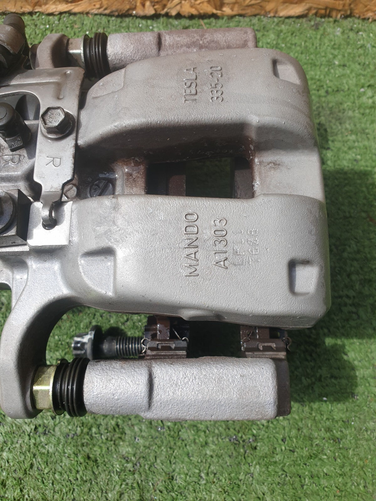 ✅2022 TESLA MODEL Y REAR LEFT BRAKE CALIPER 335-20 + WARRANTY A172 - Image 2