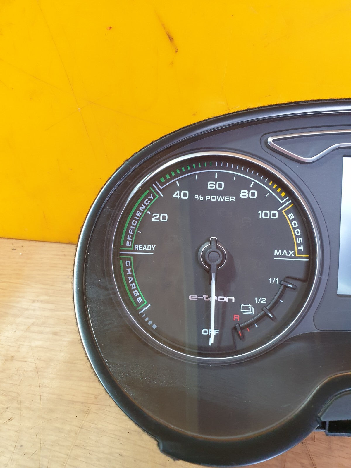 ✅AUDI A3 E-TRON 1.4 PETROL 2015 SPEEDOMETER INSTRUMENT CLUSTER 8V0920972E A204 - Image 4