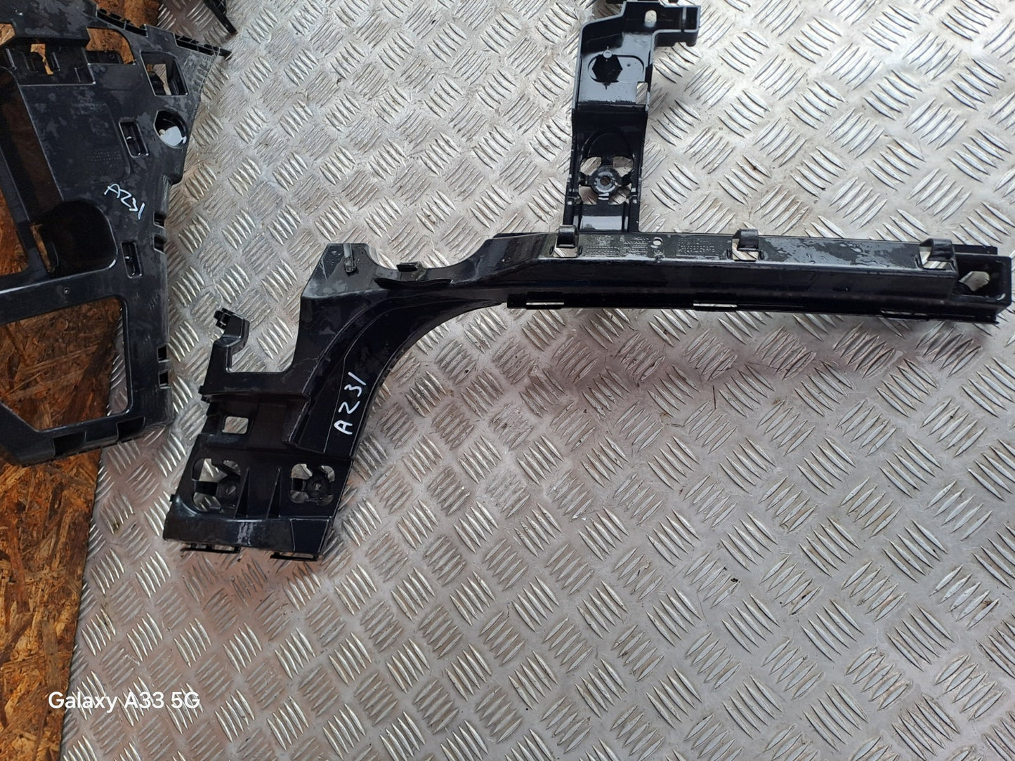 ✅BMW F45 2017 1.5 D REAR BUMPER MOUNT BRACKET SET WITH TAILGATE SMART OPENER - Image 2