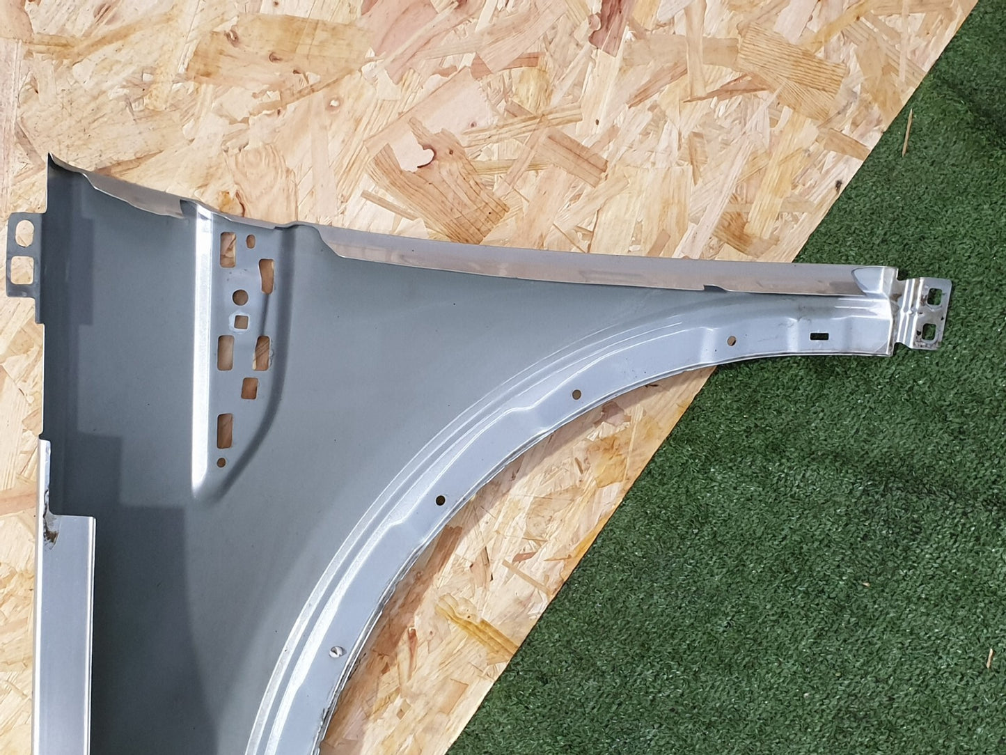 ✅2016 LAND ROVER DISCOVERY SPORT L550 2.0D FRONT RIGHT WING PANEL SILVER A118 - Image 8