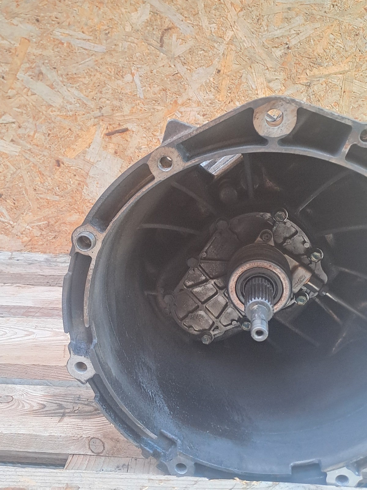 ✅SSANGYONG RODIUS TURISMO 2.2 DIESEL 2017 6 SPEED MANUAL GEARBOX 31020-32002 - Image 4