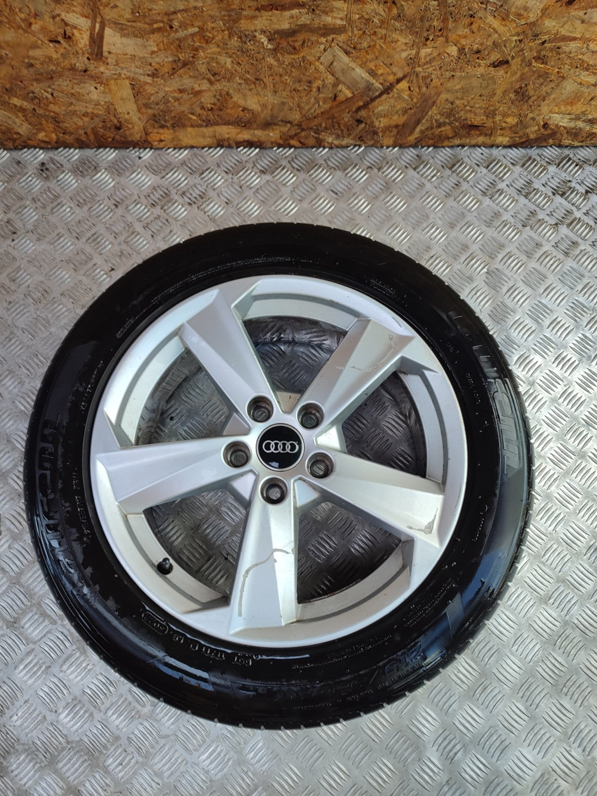 ✅AUDI Q2 S-LINE 1.4 PETROL 2017 ALLOY WHEEL & TYRE 215/55 ZR17 81A601025B A134 - Image 3