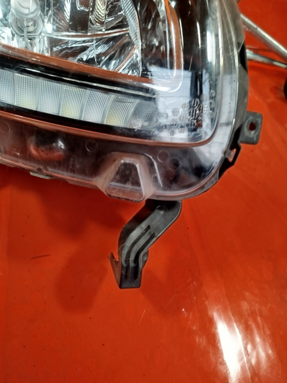 ✅SMART EQ FORFOUR 2020 FRONT RIGHT HEADLIGHT Broken Bracket - Image 3