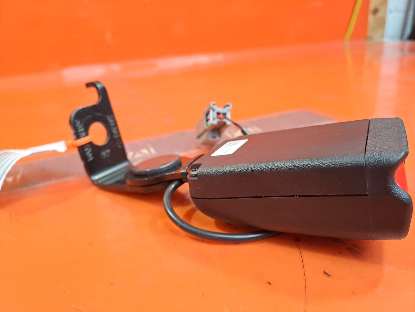 TESLA MODEL 3 LONG 2024 REAR LEFT SEAT BELT BUCKLE 1857740-C1-C Warranty A207 - Image 12