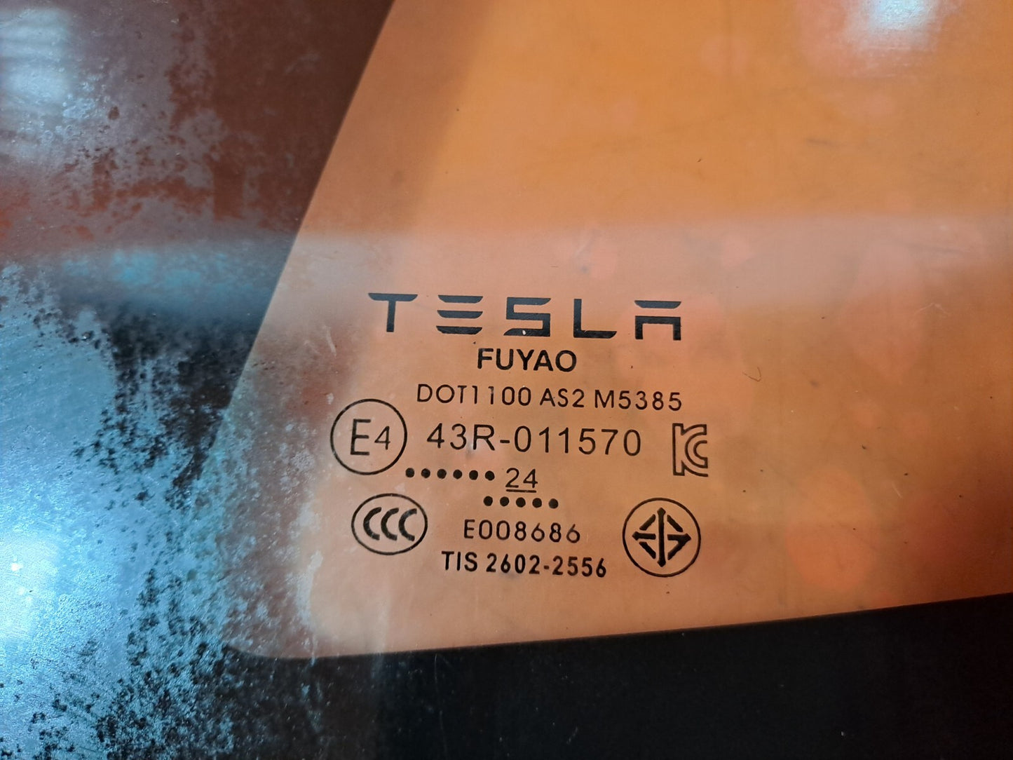TESLA MODEL 3 LONG 2024 REAR LEFT QUARTER WINDOW GLASS 43R-011570 1910989-00-C - Image 10