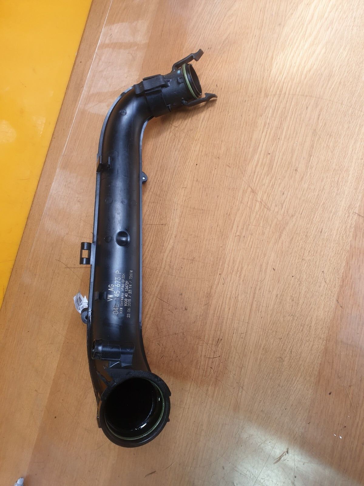 ✅AUDI A3 E-TRON 1.4 PETROL 2015 AIR INTAKE PIPE 04E145673P Warranty A204 - Image 12
