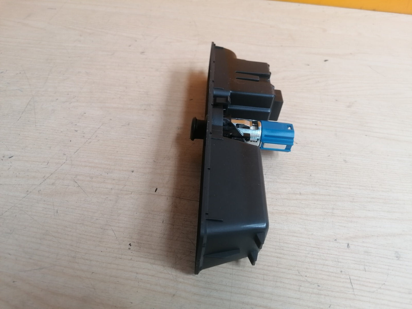 ✅2021 AUDI Q3 F3 1.5TFSI ELECTRIC HANDBRAKE RELEASE SWITCH 83C863349 + WARRANTY - Image 6