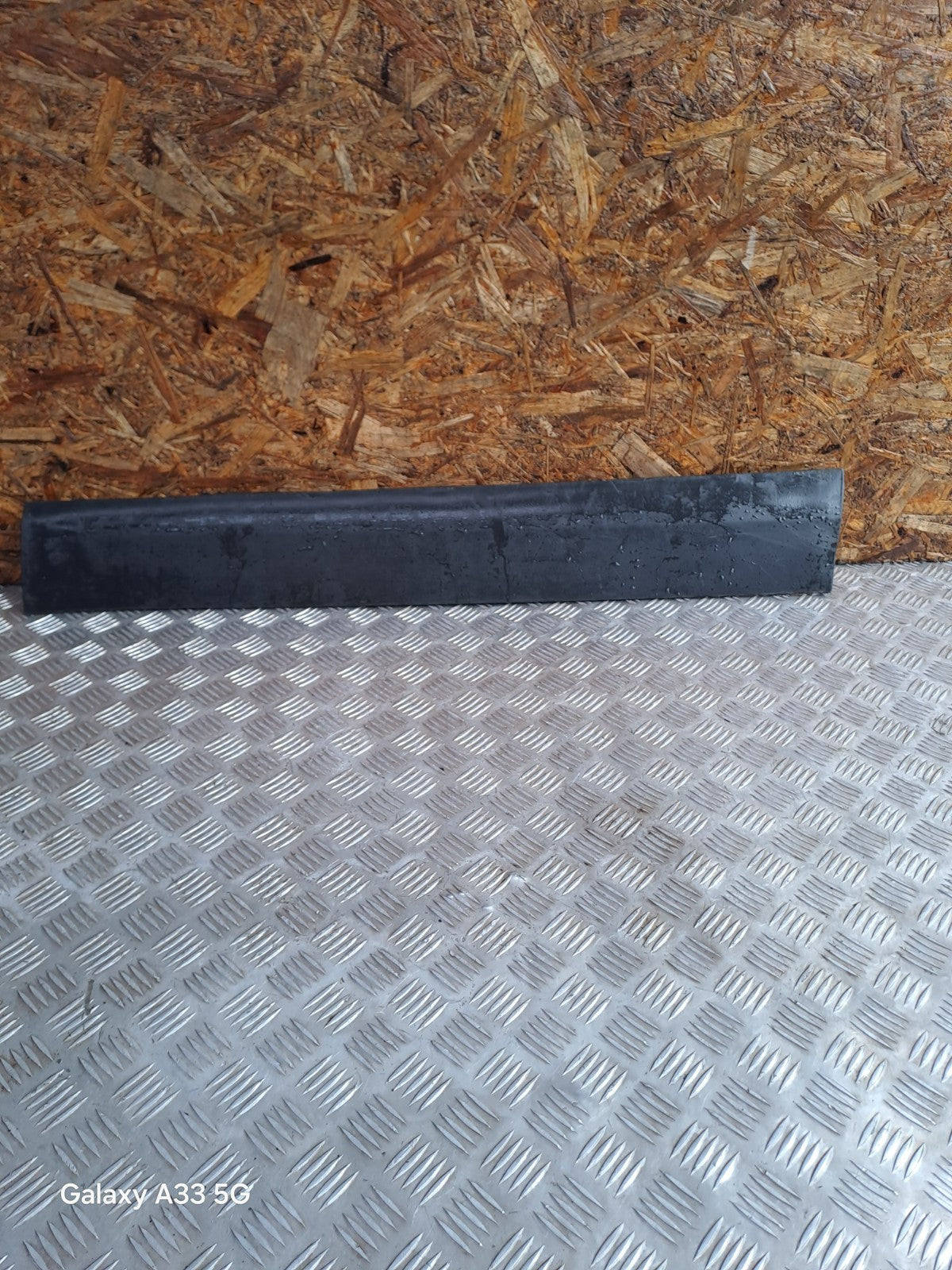 ✅Land Rover Discovery Sport Se Tech Td4 2.0 D 2016 FRONT RIGHT DOOR MOULDING - Image 7