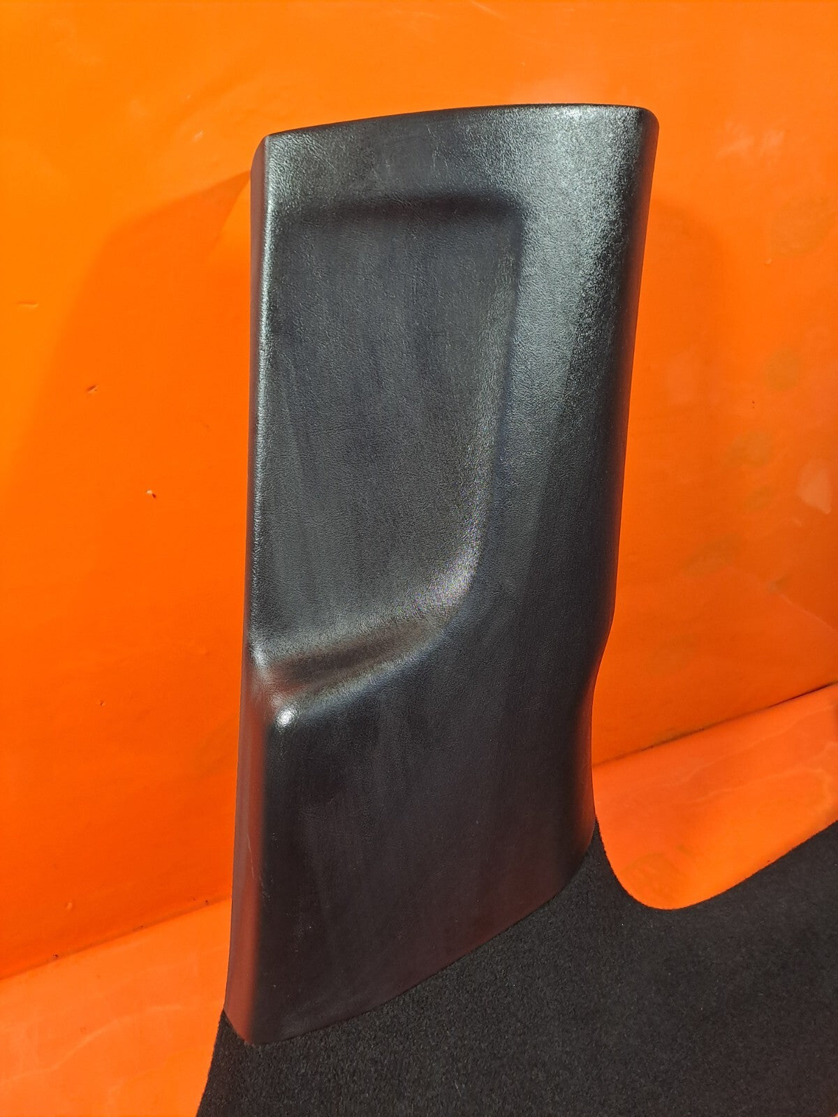 TESLA MODEL 3 LONG 2024 RIGHT SIDE LOWER B PILLAR COVER TRIM 1733762-10-D A207 - Image 2