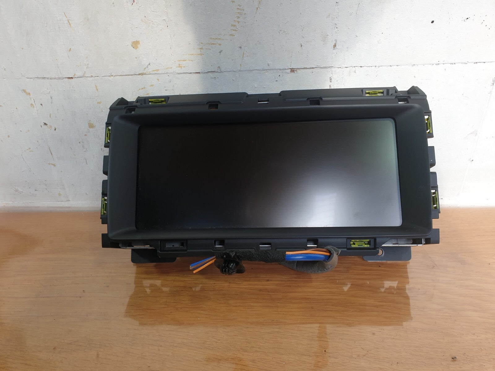 Jaguar F-Pace V6 3.0 Petrol 2017 SAT NAV DISPLAY SCREEN GX63-19C299-AC Warranty - Image 4