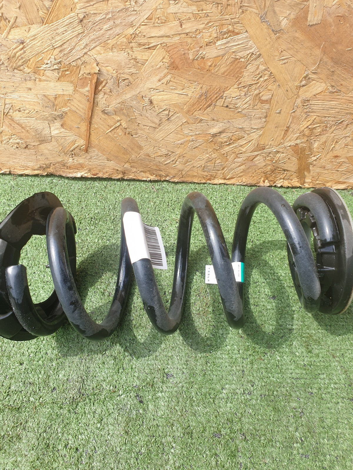 ✅2022 TESLA MODEL Y REAR LEFT/RIGHT SIDE COIL SPRING 1188474-00-B +WARRANTY A172 - Image 2