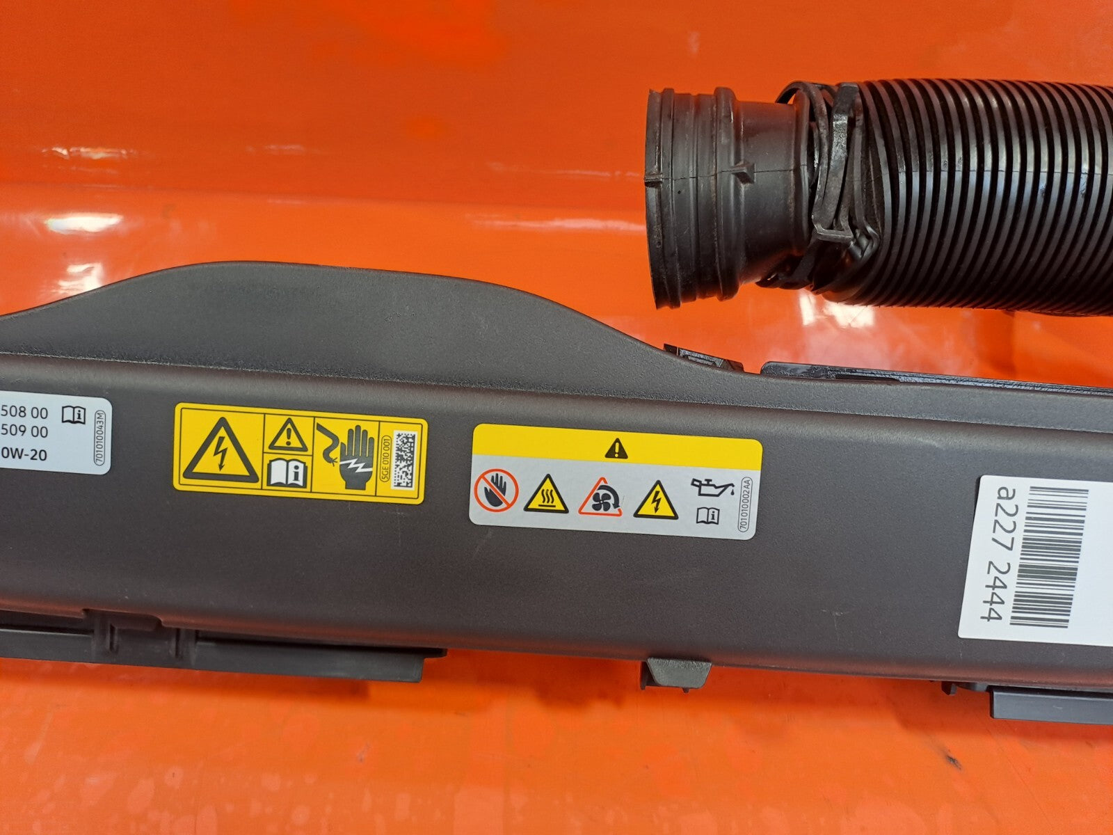 Cupra Leon VZ2 2023 1.4 Petrol AIR INTAKE DUCT PIPE 5Q0129217B 5Q0129618E A227 - Image 4