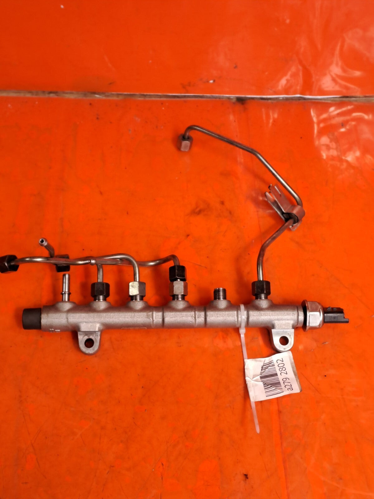 ✅2016 SSANGYONG TIVOLI ElX 1.6D INJECTOR FUEL RAIL A6730700095 + WARRANTY A279 - Image 1
