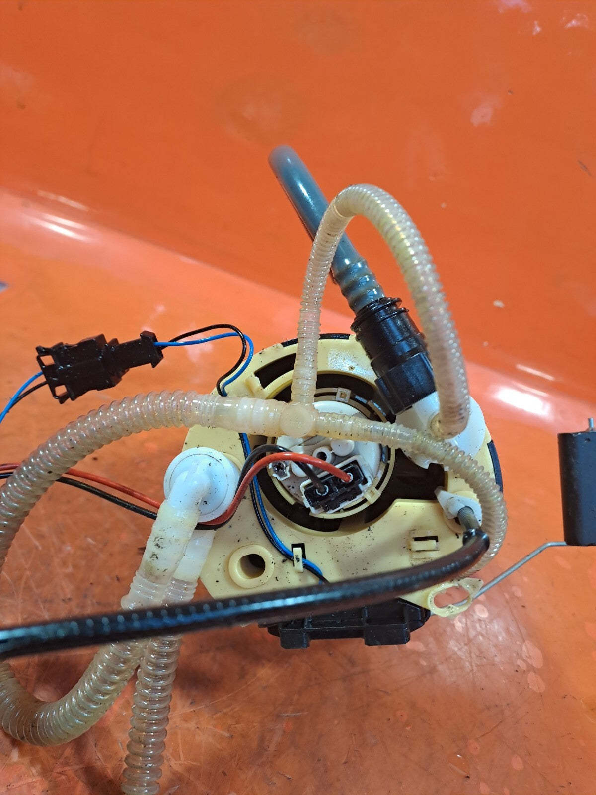 ✅2011 LAND ROVER DISCOVERY 4 L319 3.0D FUEL PUMP SENDER UNIT AH22-9039-BD A239 - Image 6