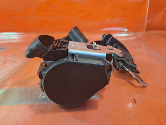 ✅2015 RENAULT ZOE DYNAMIQUE SEAT BELT REAR CENTRE 888508169R + WARRANTY A317 - Image 2