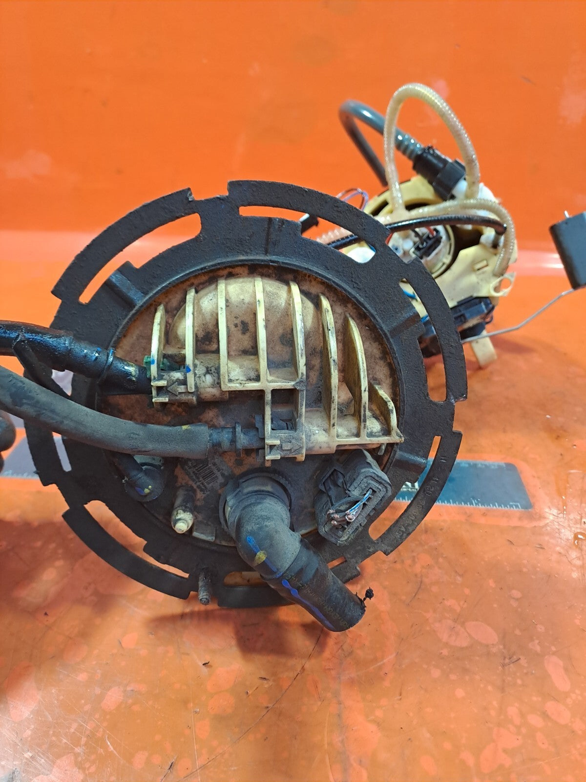 ✅2011 LAND ROVER DISCOVERY 4 L319 3.0D FUEL PUMP SENDER UNIT AH22-9039-BD A239 - Image 5