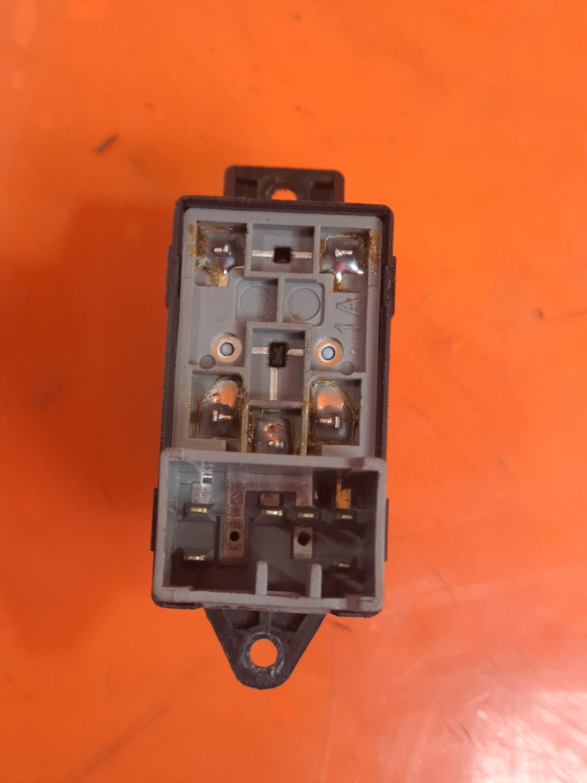 ✅SSANGYONG RODIUS TURISMO 2.2 DIESEL 2017 REAR LEFT WINDOW SWITCH 621W05450 A286 - Image 11