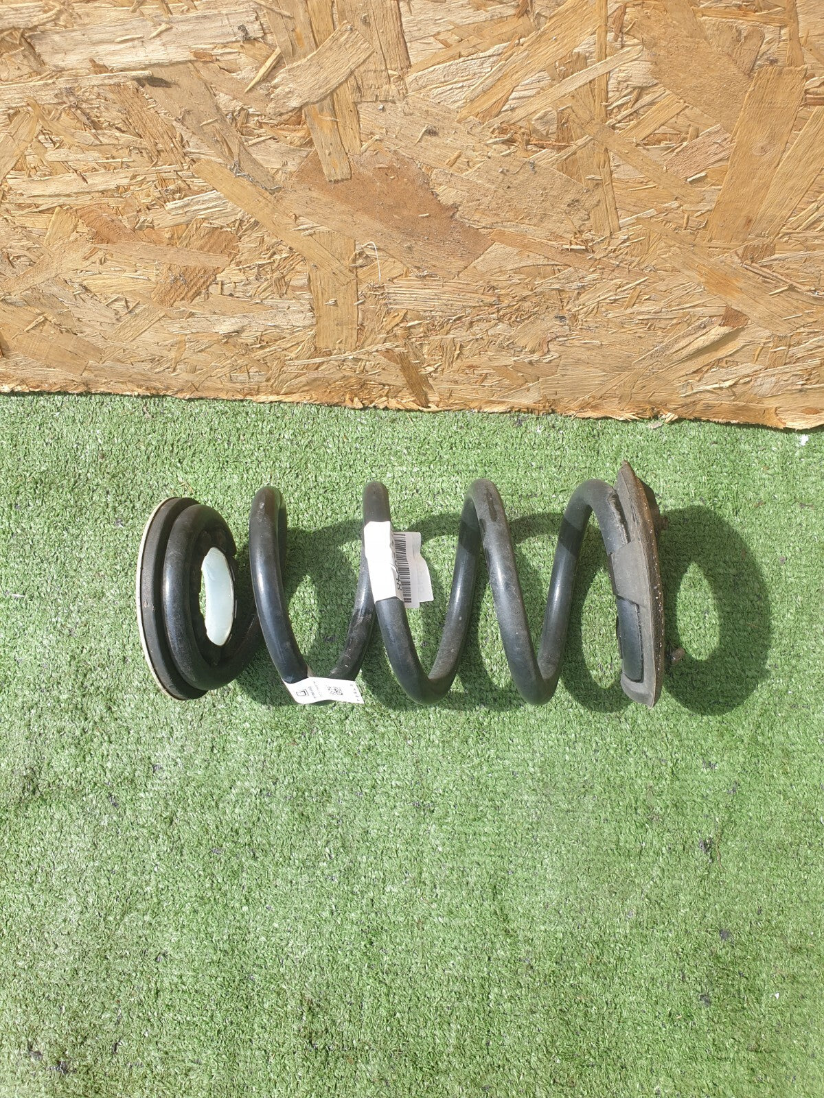 ✅2022 TESLA MODEL Y REAR LEFT/RIGHT SIDE COIL SPRING 1188474-00-B +WARRANTY A172 - Image 1
