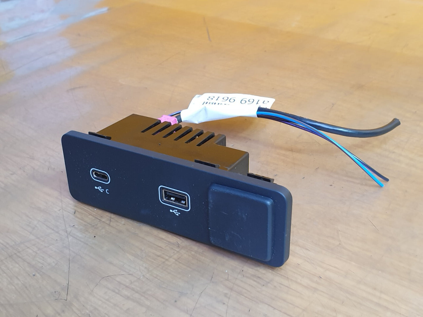 ✅2022 RANGE ROVER EVOQUE L551 USB PORT SOCKET L8B2-19E110-CD + WARRANTY A169 - Image 3
