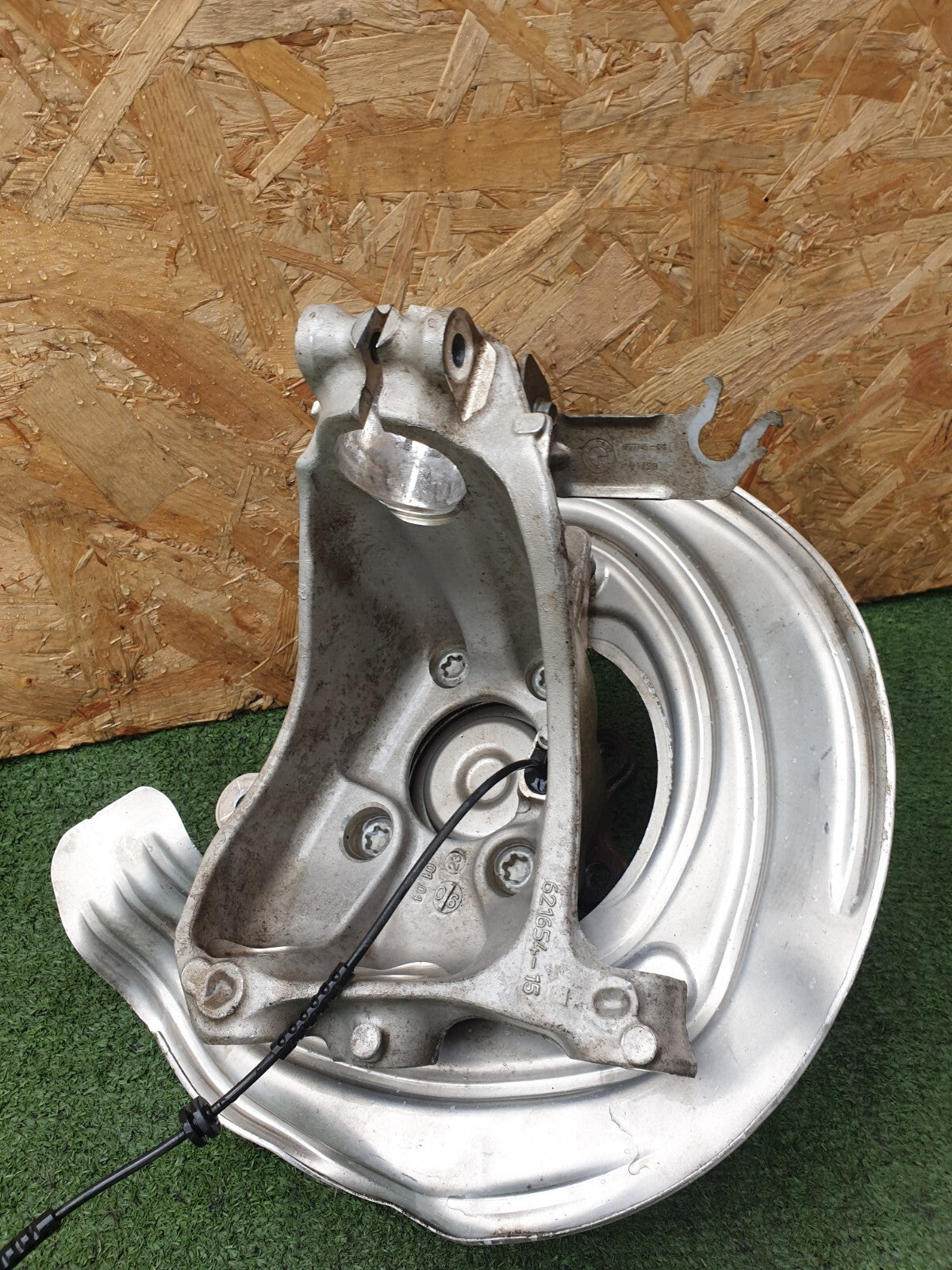BMW Z4 G29 sDrive20i 2.0 PETROL 2023 FRONT LEFT WHEEL HUB SPINDLE 6871337 621654 - Image 4
