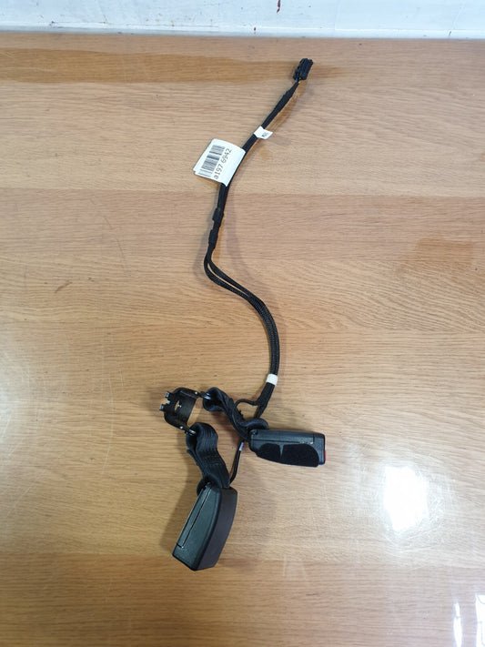 ✅2020 PEUGEOT 208 ALLURE EV REAR TWIN DOUBLE SEAT BELT BUCKLE 640351200C A197 - Image 2