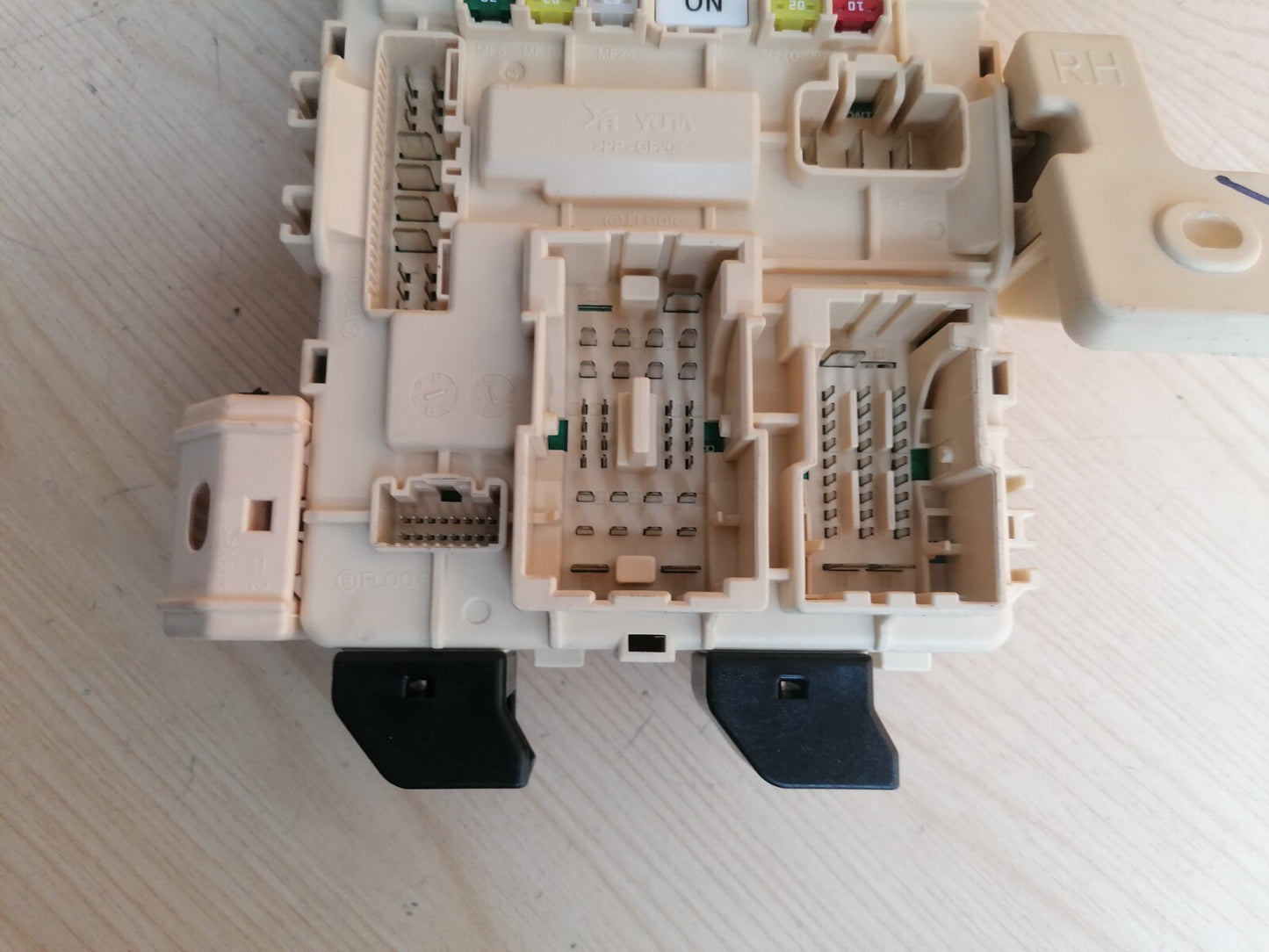 KIA SOUL MK2 1.6 PETROL 2016 FUSE BOX 91950B2562 X00 - Image 4