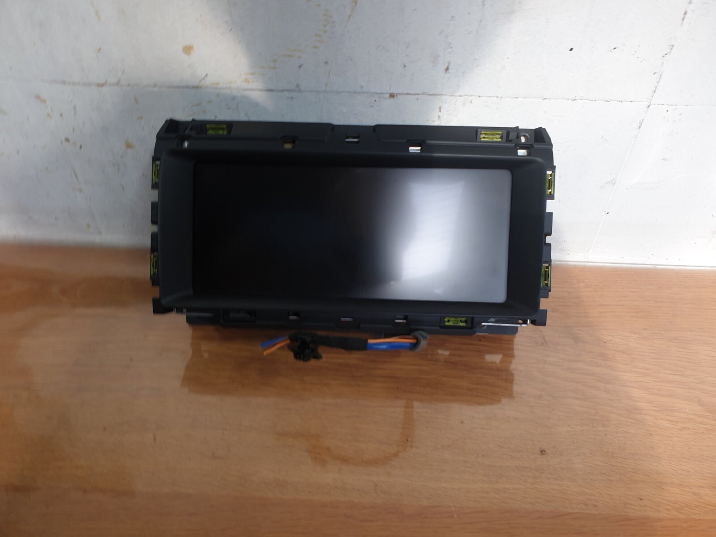 Jaguar F-Pace V6 3.0 Petrol 2017 SAT NAV DISPLAY SCREEN GX63-19C299-AC Warranty - Image 2