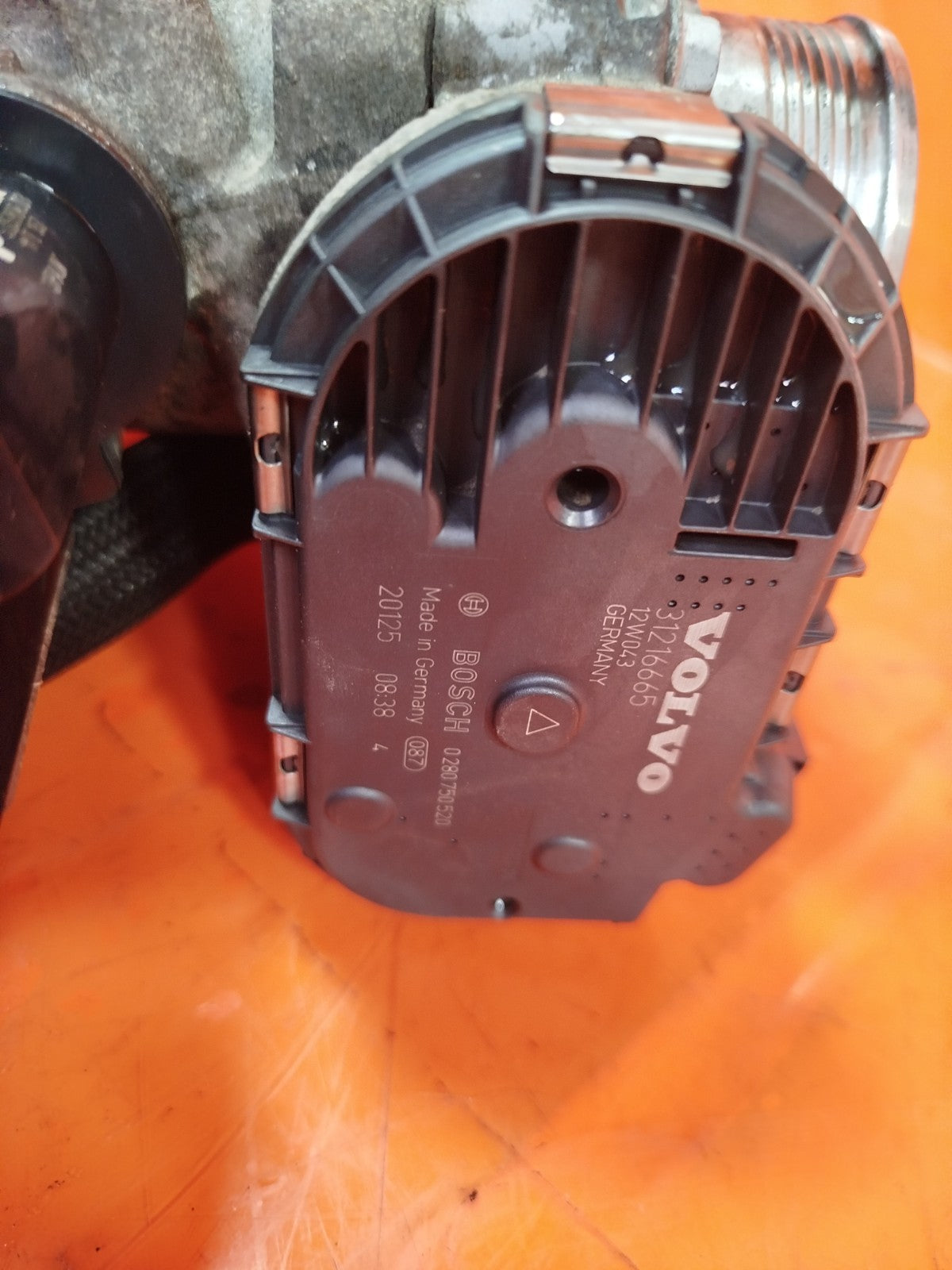 ✅VOLVO XC60 SE AWD 2.4 DIESEL 2012 EGR COOLER & THROTTLE BODY 31325030 31216665 - Image 4