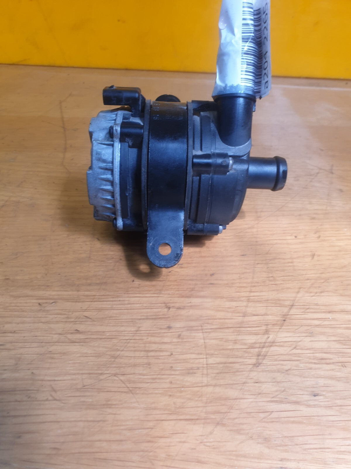 ✅AUDI A3 E-TRON 1.4 PETROL 2015 AUXILIARY WATER PUMP 04L965567 Warranty A204 - Image 2