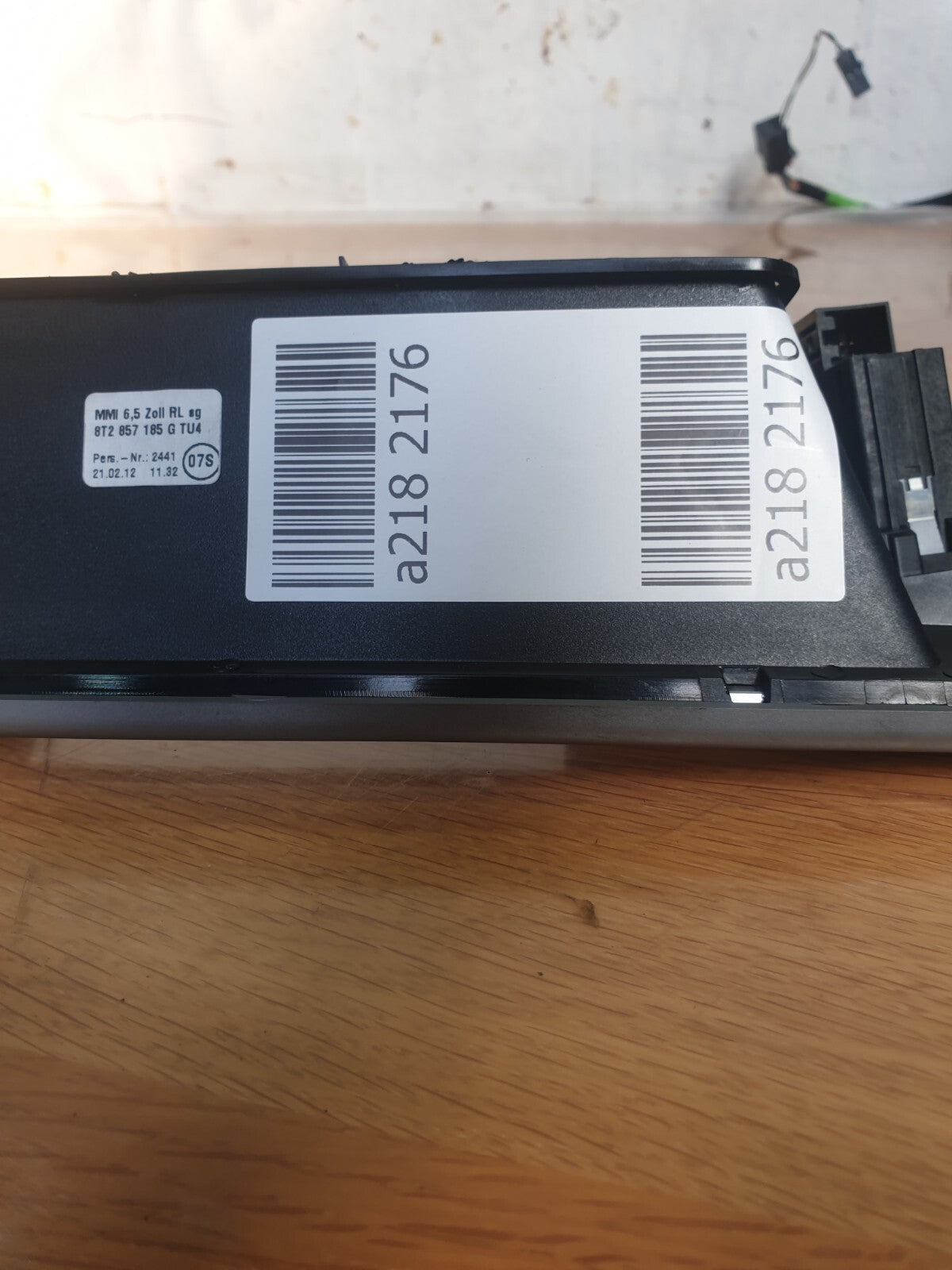 Audi A5 S Line 2.0 Diesel 2012 DISPLAY SCREEN SURROUND TRIM 8T2857185G Warranty - Image 4