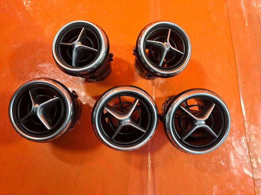 ✅MERCEDES GLA 200D X156 2.1 DIESEL 2016 DASHBOARD AIR VENTS SET A1568300154 - Image 2