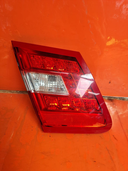✅2011 MERCEDES E CLASS W212 REAR LEFT INNER TAIL LIGHT A2129060358 + WARRANTY - Image 2