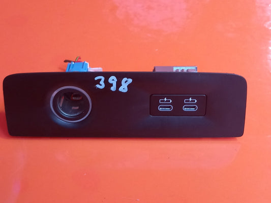 BMW X5 G05 3.0 Petrol 2025 Center Console Auxiliary Power Outlet Cig Lighter - Image 2