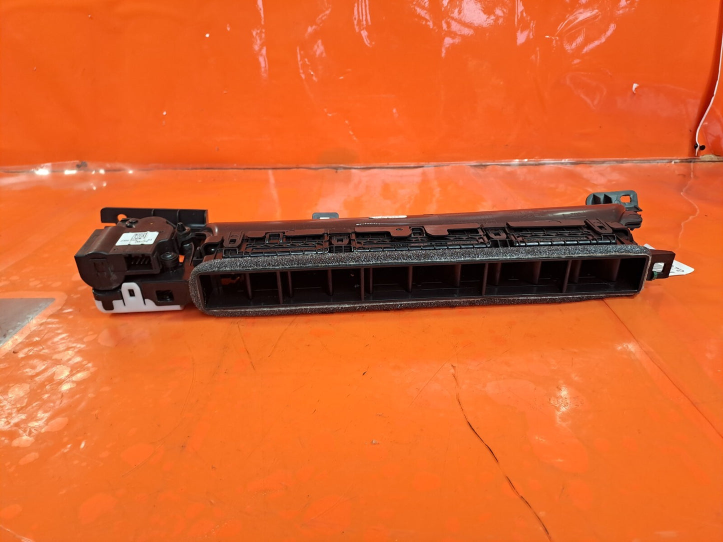 ✅2020 TESLA MODEL 3 LEFT PASSENGER SIDE DASHBOARD INNER AIR VENT 1111596-00-B - Image 1