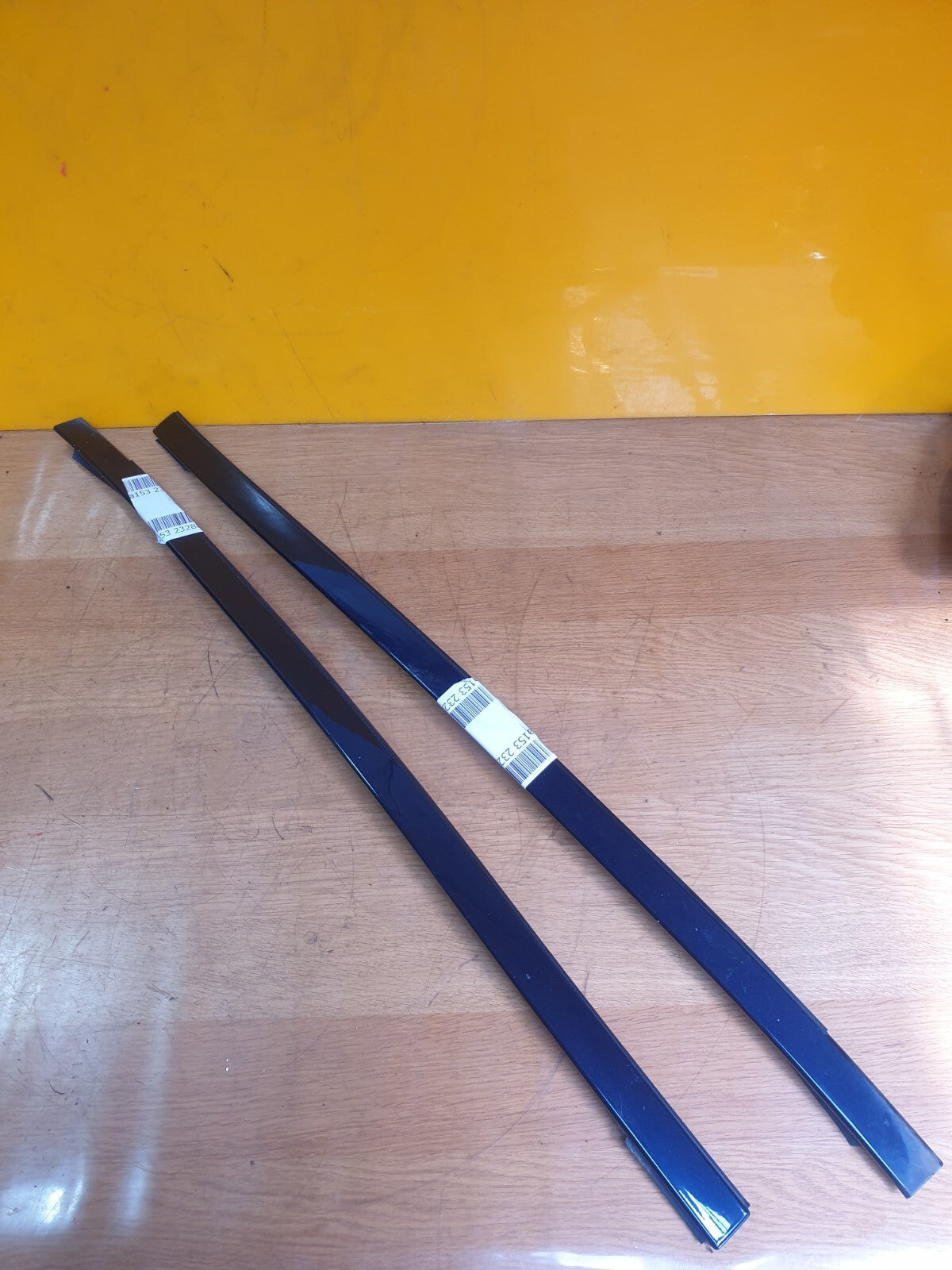 ✅2014 BMW 5 SERIES F11 4.4P WINDSCREEN MOULDING TRIM PAIR 7362463 7362464 A153 - Image 8