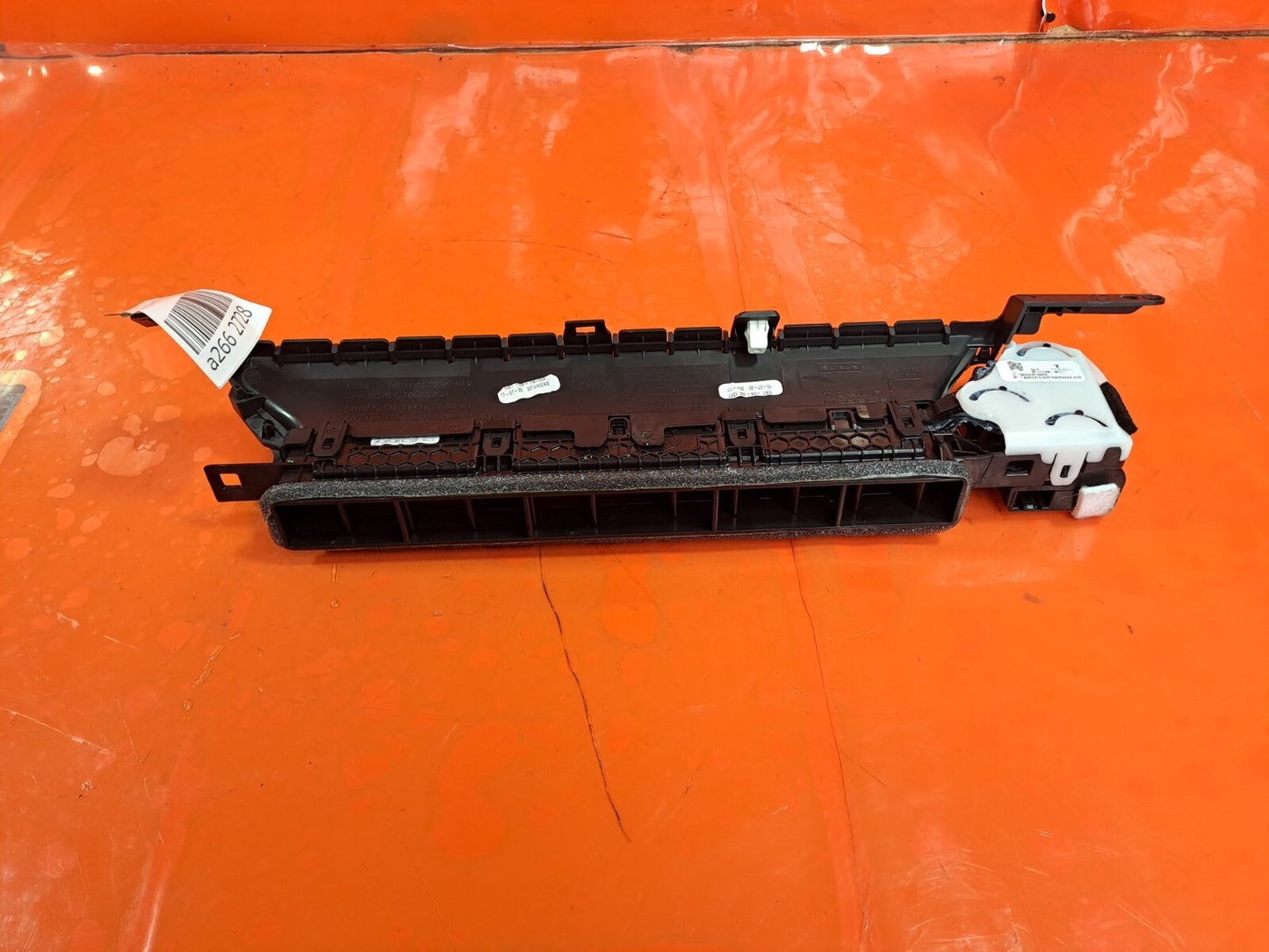 ✅2020 TESLA MODEL 3 RIGHT DRIVER SIDE DASHBOARD INNER AIR VENT 1111599-00-B - Image 1