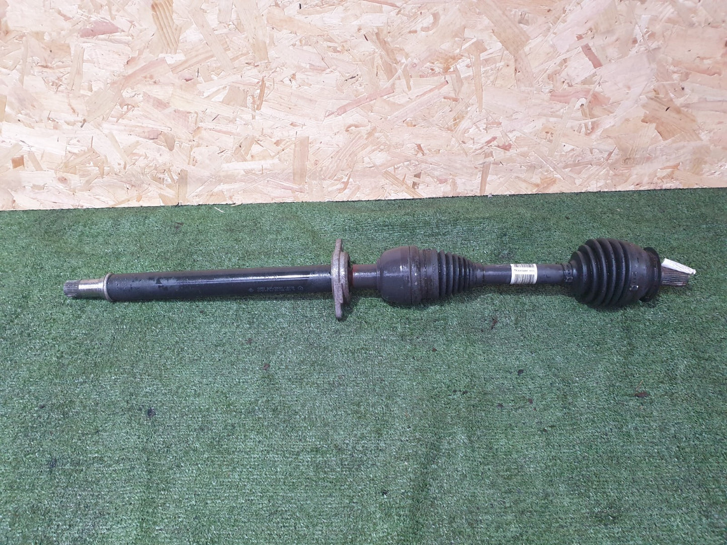 ✅2013 MERCEDES A CLASS W176 1.5D FRONT RIGHT MANUAL DRIVESHAFT A2463303000 A107 - Image 1