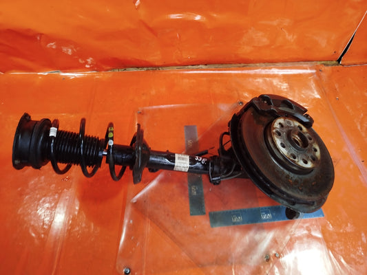✅AUDI A3 1.6 DIESEL 2013 FRONT RIGHT SUSPENSION LEG HUB 5Q0413023CP Warranty - Image 2
