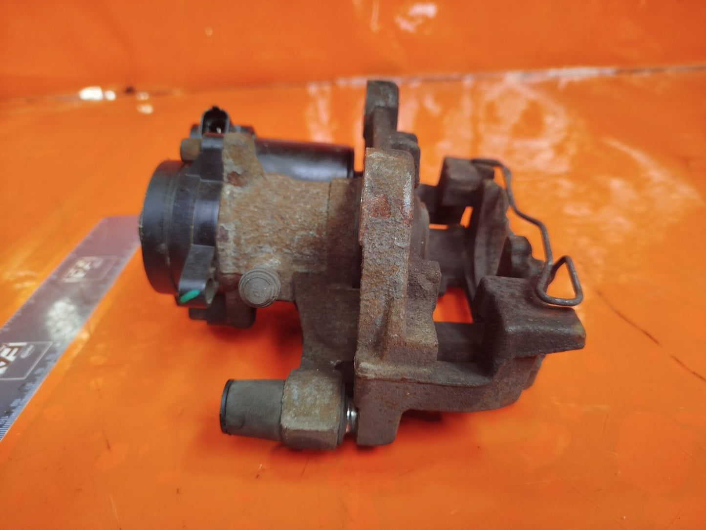 ✅2016 FORD MONDEO MK5 2.0D REAR RIGHT BRAKE CALIPER DG9C-2D250-A + WARRANTY A259 - Image 3