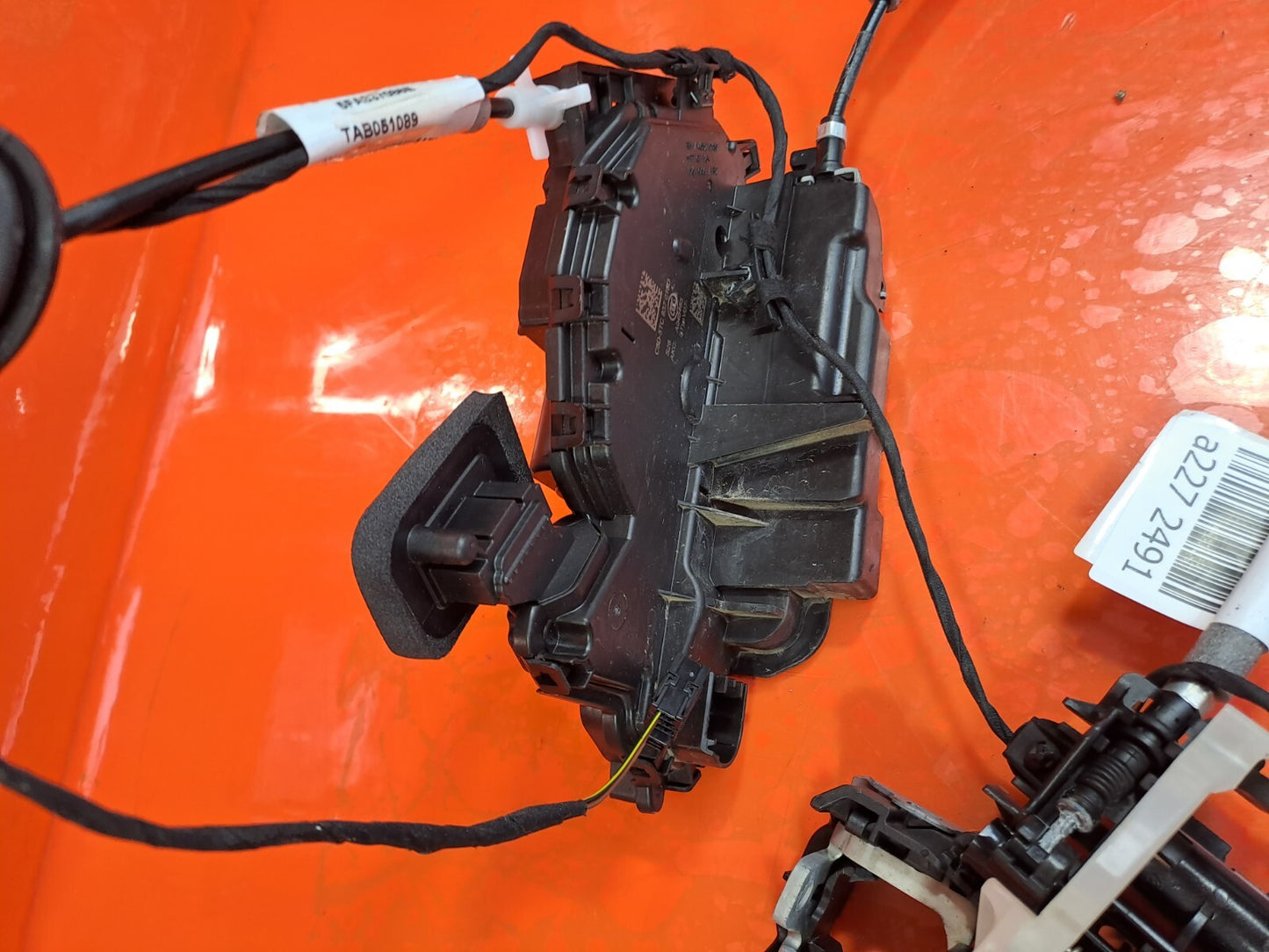 Cupra Leon VZ2 2023 1.4 Petrol FRONT RIGHT DOOR LOCK MECHANISM C6D-5TC837016D - Image 12