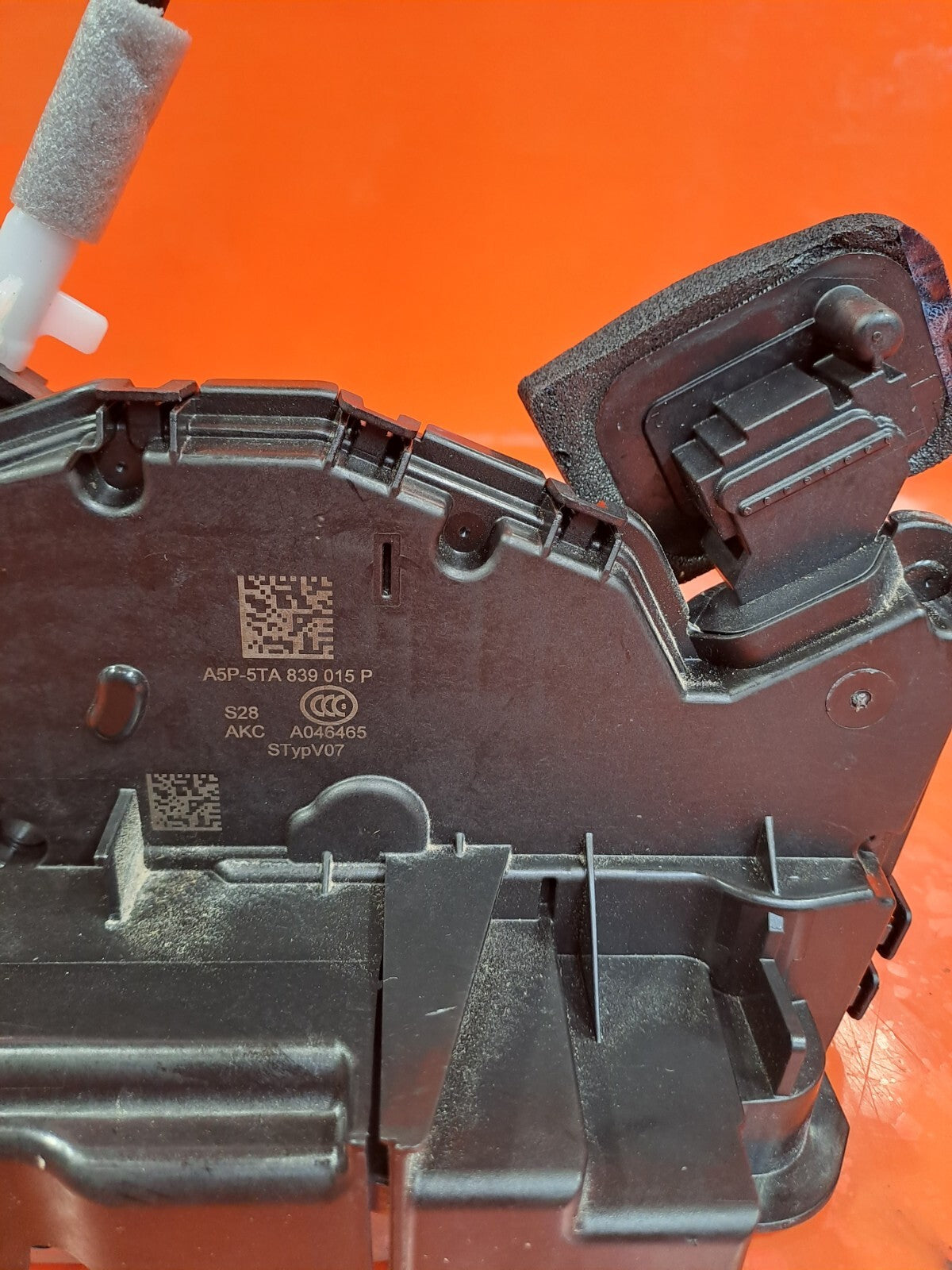 Cupra Leon VZ2 2023 1.4 Petrol REAR LEFT DOOR LOCK MECHANISM A5P-5TA839015P A227 - Image 2
