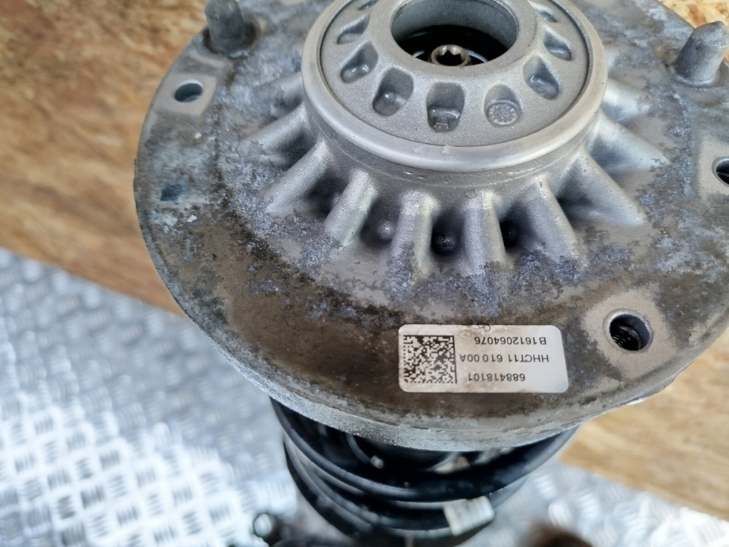 ✅BMW 2 Series F45 216D Luxury 2017 1.5 Diesel FRONT RIGHT SUSPENSION LEG HUB - Image 7