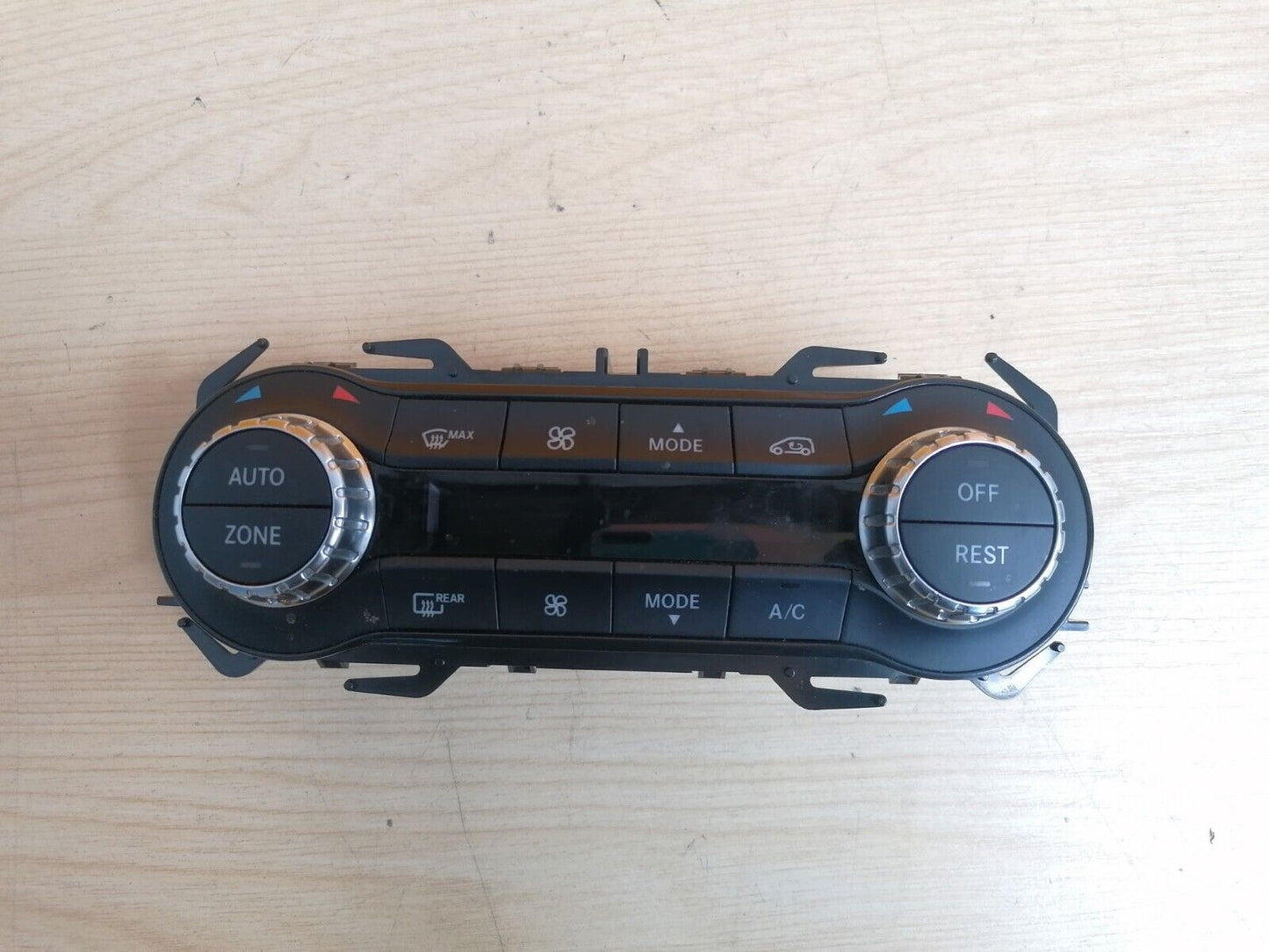 2017 MERCEDES AMG A200D W176 A/C AIR CON HEATER CONTROL PANEL A2469008415 A049